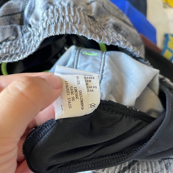 UNDER ARMOUR Athletic Great Escape Active Short Running Gray Yoga Womens Size M - Picture 3 of 6